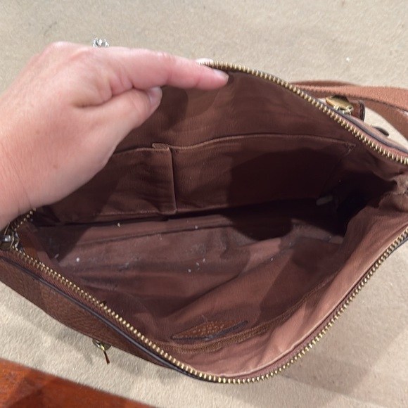 Fossil Brown Leather Crossbody Bag with Classic Design - Picture 4 of 5